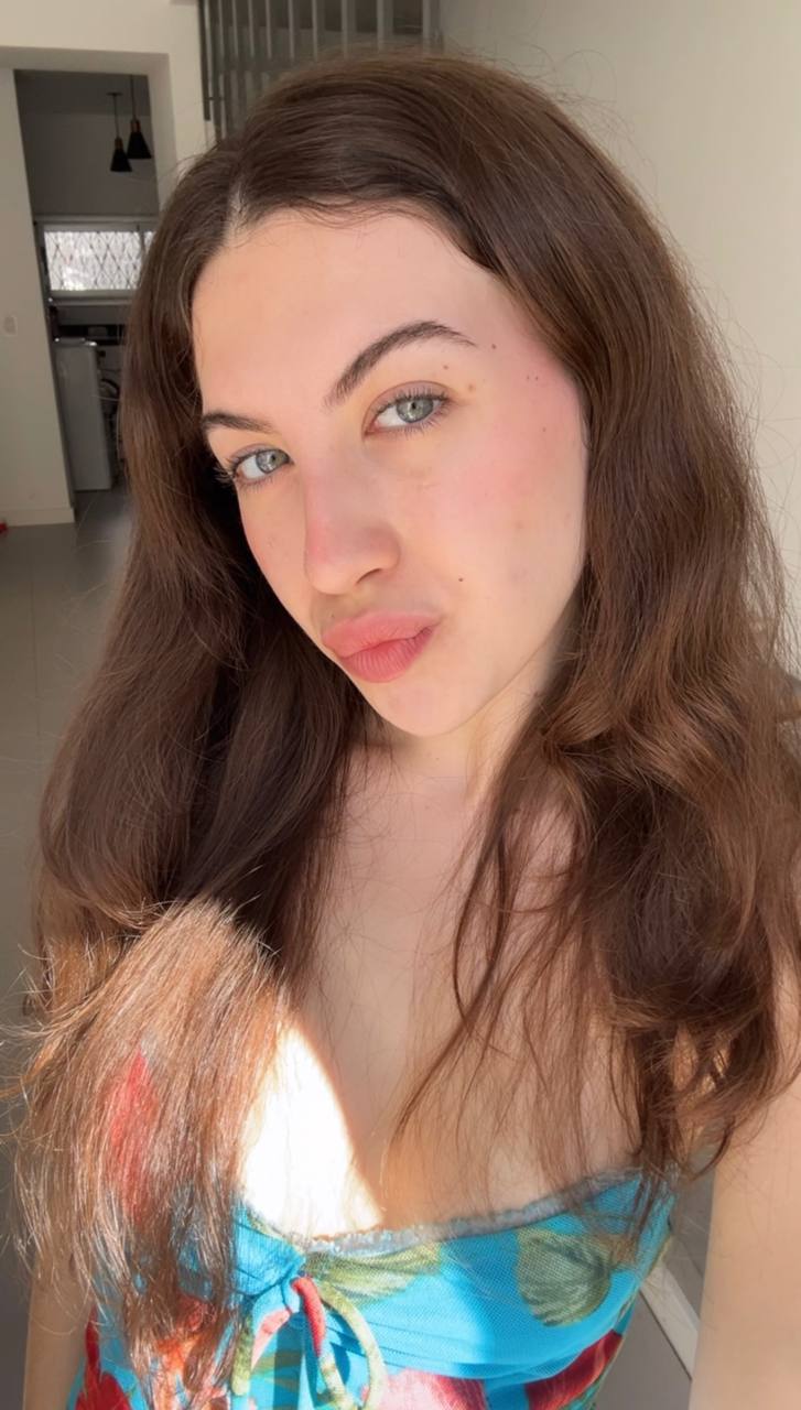 Nude girl Amber in Rotterdam