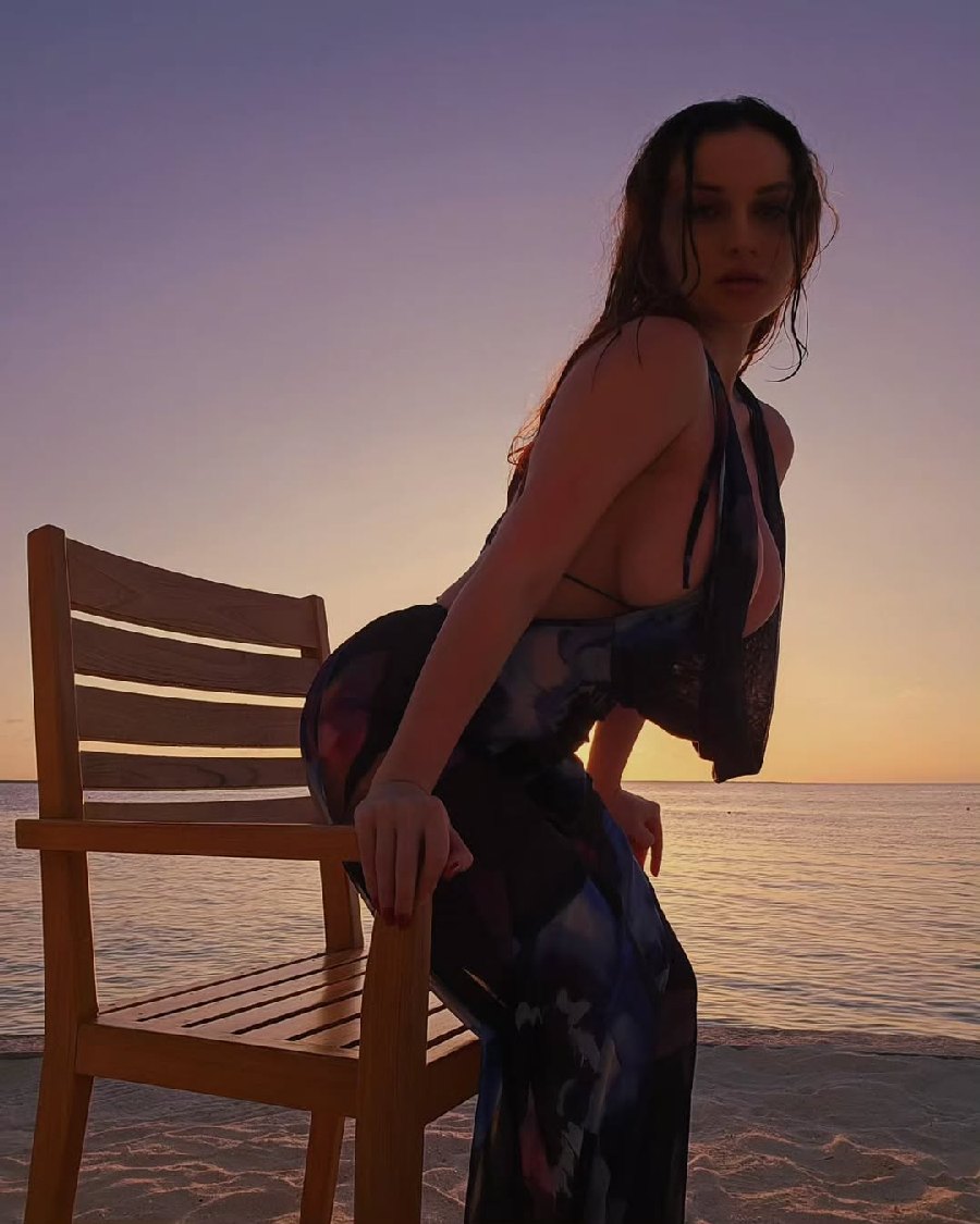 Sexy girl Miranda Faith nude in Rotterdam