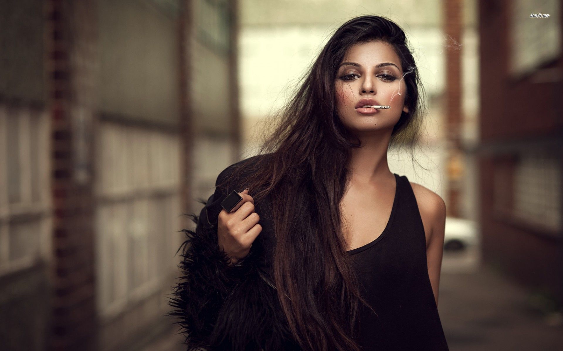 A playful frame from Sassy girls — online in Rotterdam