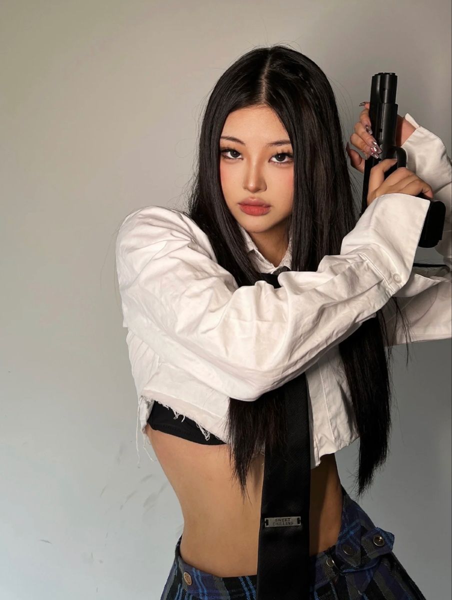 A cozy shot with Sassy girls — straight from Rotterdam