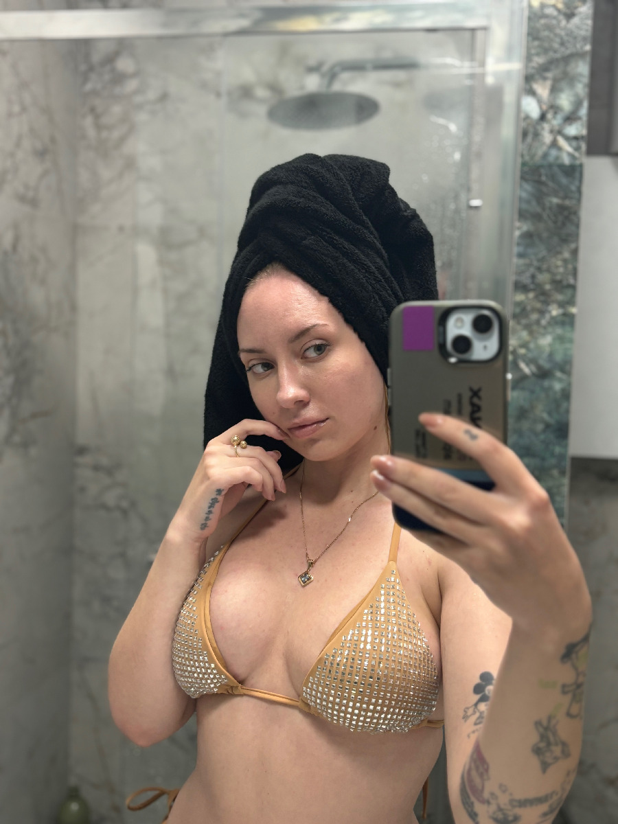 Nude girl KateV in Rotterdam