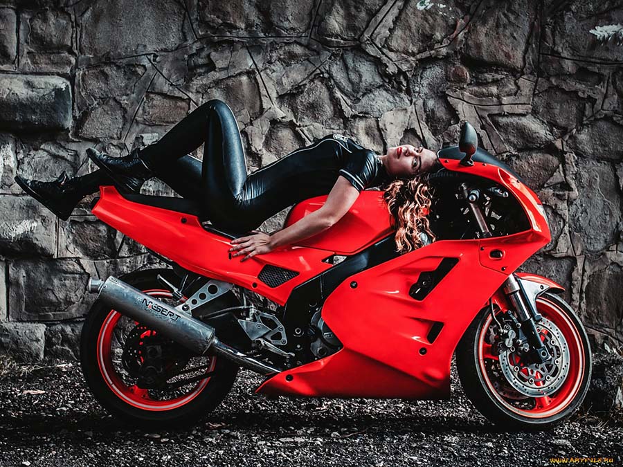 Beautiful girl Beautiful girls and motorcycles in Rotterdam