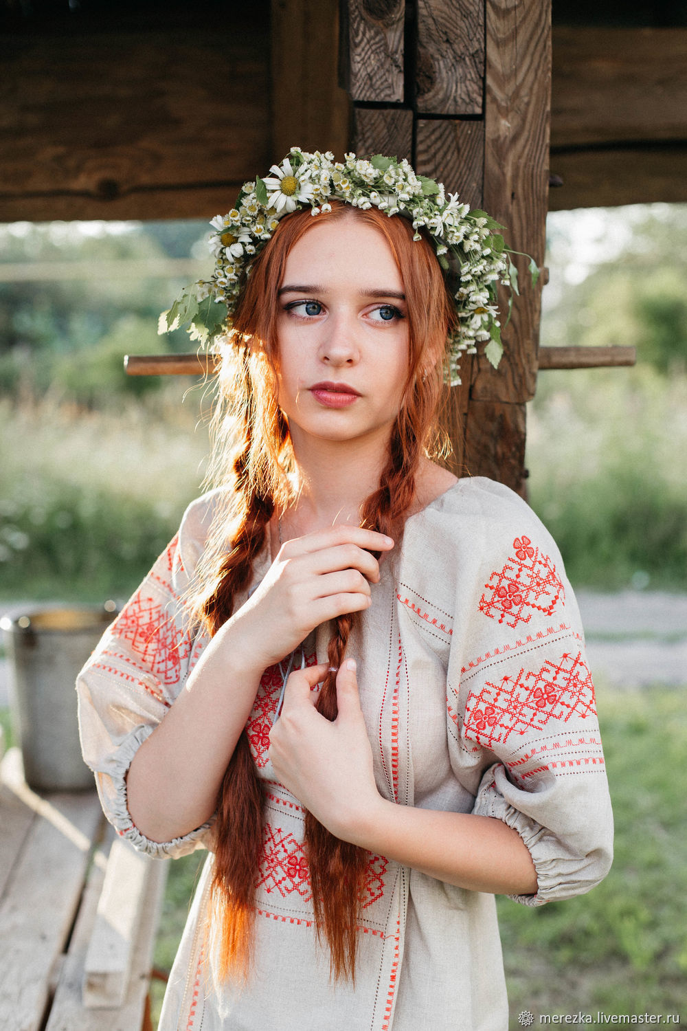 A playful frame from Girls in Slavic costumes — online in Rotterdam