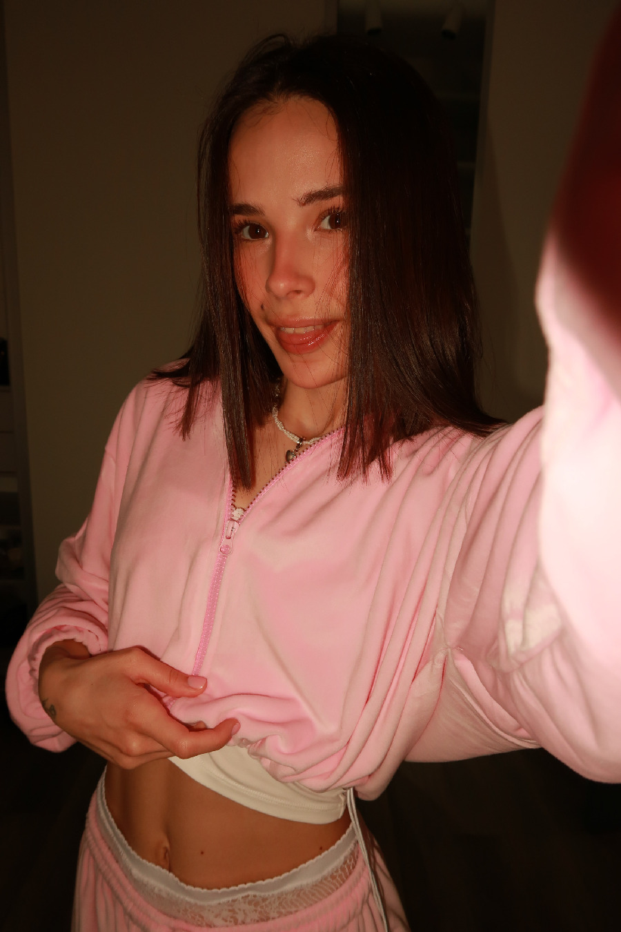 Tina brings the glow — live moments in Rotterdam