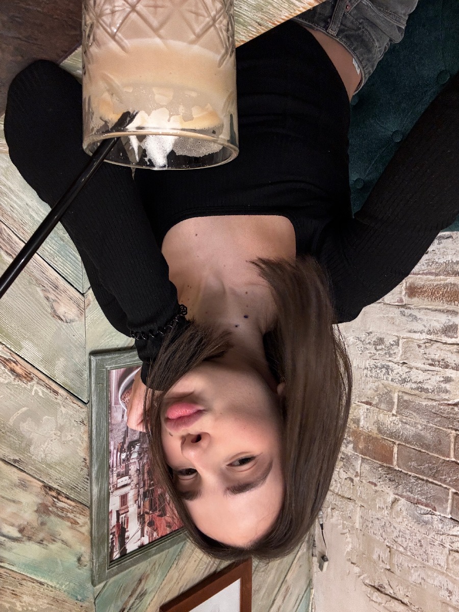 Fresh photos, fresh mood — Tina online in Rotterdam